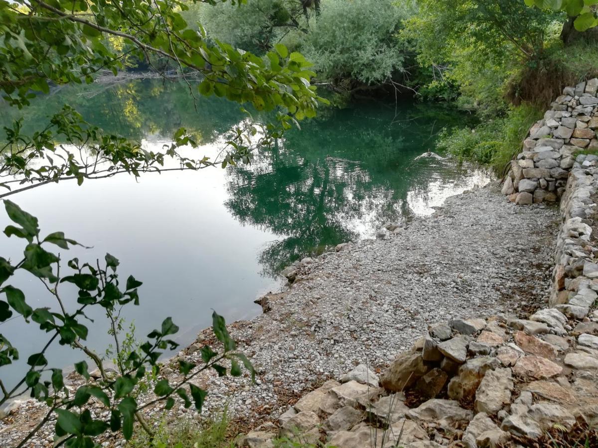 Villa Nana Kulen Vakuf Exteriör bild