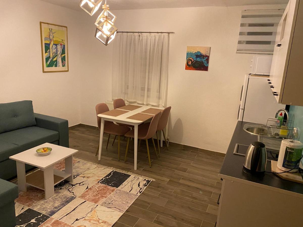 Villa Nana Kulen Vakuf Exteriör bild
