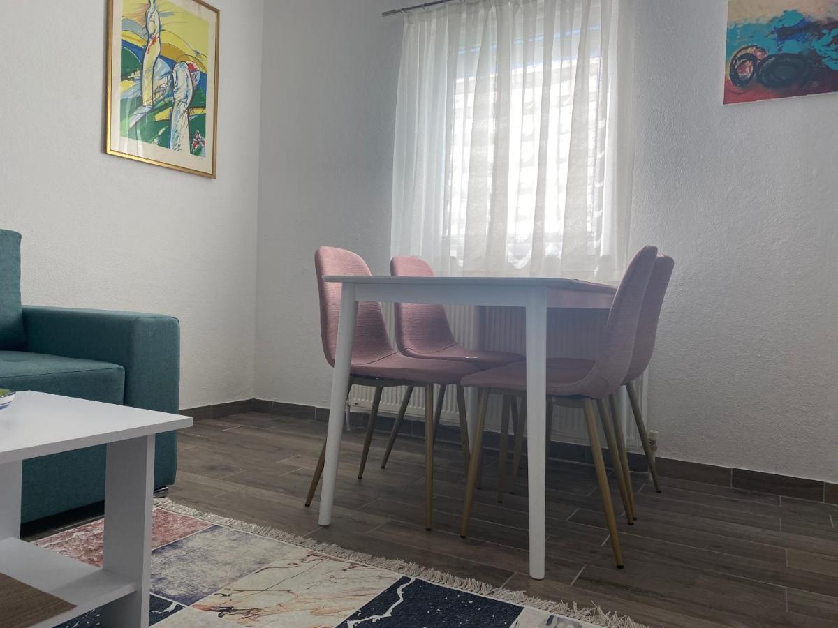 Villa Nana Kulen Vakuf Exteriör bild