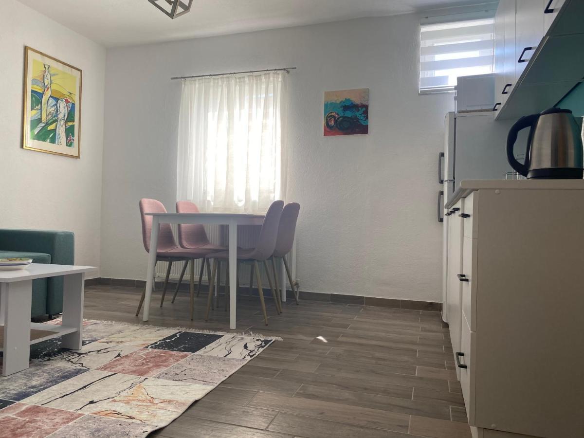 Villa Nana Kulen Vakuf Exteriör bild