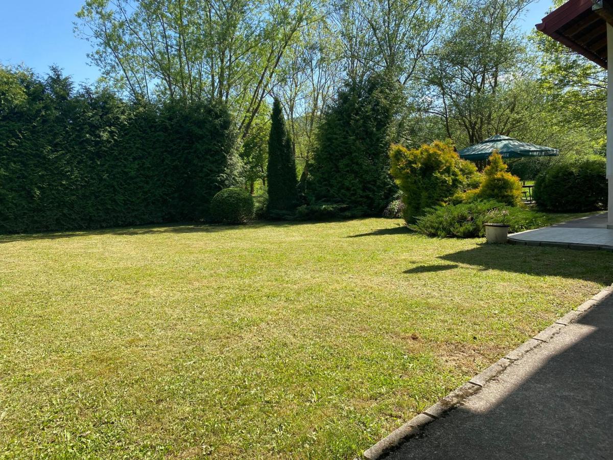 Villa Nana Kulen Vakuf Exteriör bild