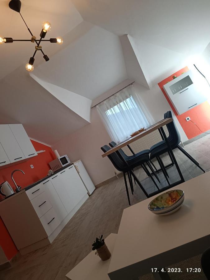 Villa Nana Kulen Vakuf Exteriör bild
