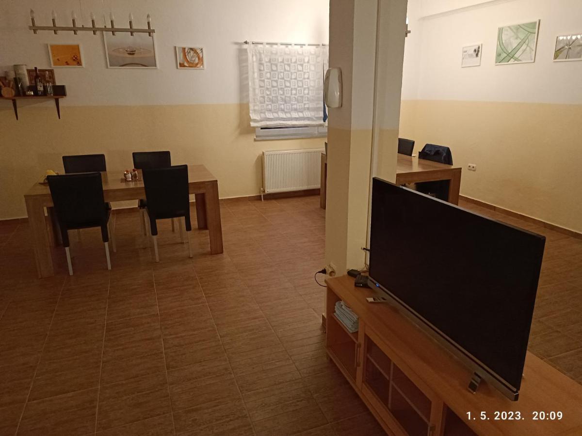 Villa Nana Kulen Vakuf Exteriör bild